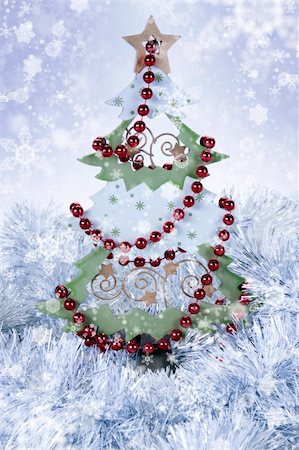 fikmik (artist) - Christmas background, baubles, presents and other christmass stuff Foto de stock - Royalty-Free Super Valor e Assinatura, Número: 400-04235303