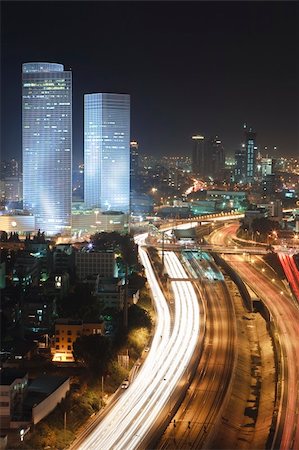 simsearch:400-04306363,k - Tel Aviv Central business district - Tel Aviv Office Building Photographie de stock - Aubaine LD & Abonnement, Code: 400-04236650