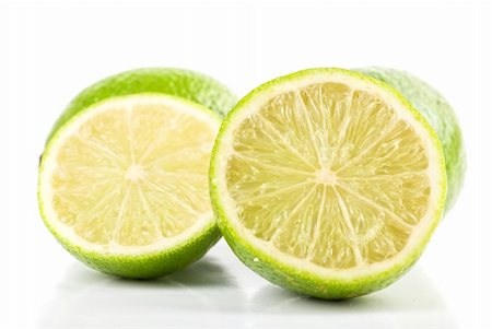 simsearch:400-05911768,k - ripe lime isolated on a white background Photographie de stock - Aubaine LD & Abonnement, Code: 400-04237130