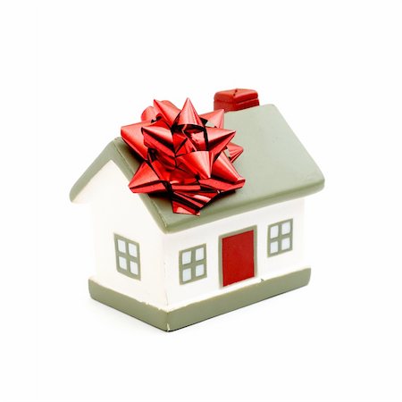 simsearch:400-04220963,k - House as a gift for you isolated on white Stockbilder - Microstock & Abonnement, Bildnummer: 400-04238003