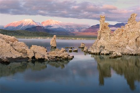 sediment - Mono Lake at Sunrise with Tufas Photographie de stock - Aubaine LD & Abonnement, Code: 400-04232723