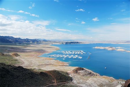 Lake mead panorama on Colorado River. Lake mead is the largest reservoir in the United States. Photographie de stock - Aubaine LD & Abonnement, Code: 400-04240612