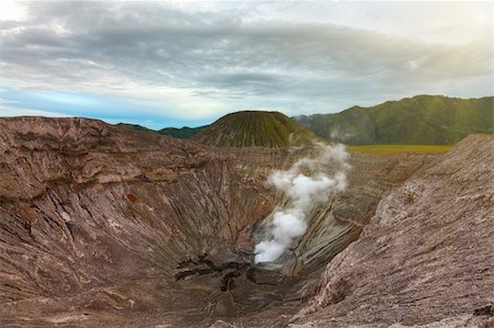 simsearch:400-04839330,k - Crater of the volcano Bromo. Java. Indonesia Foto de stock - Royalty-Free Super Valor e Assinatura, Número: 400-04240670