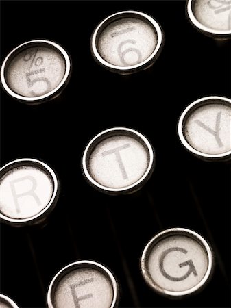 Close up of Vintage Typewriter Keys Photographie de stock - Aubaine LD & Abonnement, Code: 400-04256944