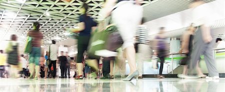 People in blurred motion in a subway station Photographie de stock - Aubaine LD & Abonnement, Code: 400-04258123