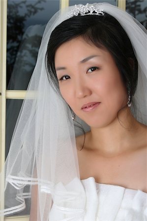 simsearch:400-04762831,k - Beautiful Korean bride wearing a traditional wedding gown Stock Photo - Budget Royalty-Free & Subscription, Code: 400-04265174