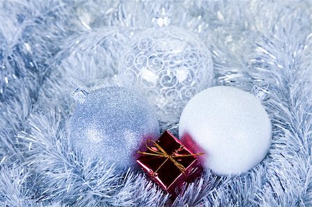 round ornament hanging of a tree - Christmas Stock Photo - Budget Royalty-Free & Subscription, Code: 400-04265377