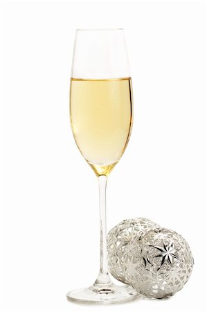 simsearch:400-06457293,k - glass of champagne with two metal christmas balls on white background Foto de stock - Super Valor sin royalties y Suscripción, Código: 400-04266428