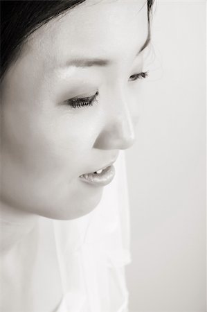 simsearch:400-04762831,k - Close up of beautiful Korean bride with veil Stock Photo - Budget Royalty-Free & Subscription, Code: 400-04266724
