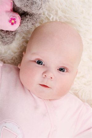 simsearch:400-04787509,k - sweet baby on the floor Photographie de stock - Aubaine LD & Abonnement, Code: 400-04268075