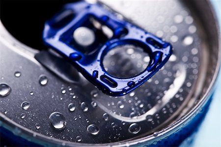 simsearch:400-05249077,k - Aluminum beverage can Stock Photo - Budget Royalty-Free & Subscription, Code: 400-04261926