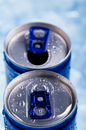 simsearch:400-05249077,k - Aluminum beverage can Stock Photo - Budget Royalty-Free & Subscription, Code: 400-04261931