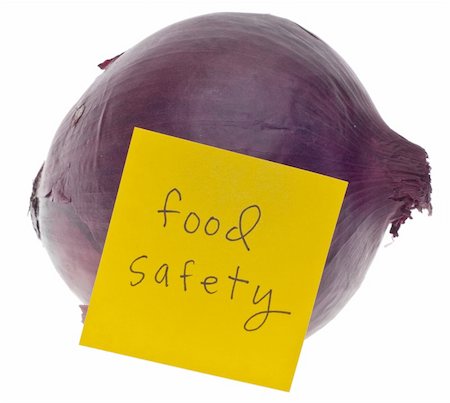 simsearch:400-05325346,k - Red Onion and Note Saying Food Safety Isolated on White with a Clipping Path. Photographie de stock - Aubaine LD & Abonnement, Code: 400-04274636