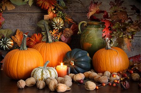 Still life harvest  with pumpkins, nuts and gourds for Thanksgiving Foto de stock - Super Valor sin royalties y Suscripción, Código: 400-04275436