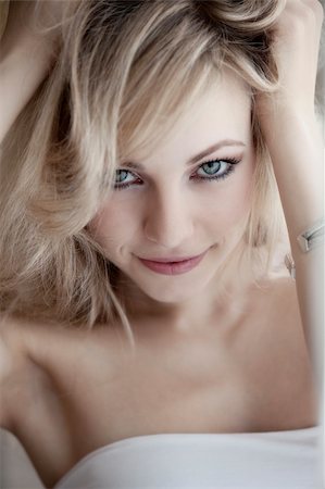 Portrait of sexy young woman with blond hair. Foto de stock - Royalty-Free Super Valor e Assinatura, Número: 400-04276115