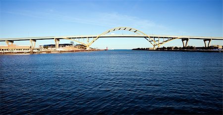 simsearch:400-04747795,k - Distant view of Bridge on Lake Freeway -  Milwaukee, Wisconsin. Fotografie stock - Microstock e Abbonamento, Codice: 400-04277422