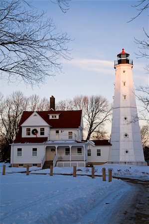 simsearch:400-04277418,k - Last rays of sun on North Point Lighthouse in Milwaukee Stock Photo - Budget Royalty-Free & Subscription, Code: 400-04277436