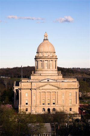simsearch:400-05292353,k - State Capitol of Kentucky in Frankfort. Photographie de stock - Aubaine LD & Abonnement, Code: 400-04277467
