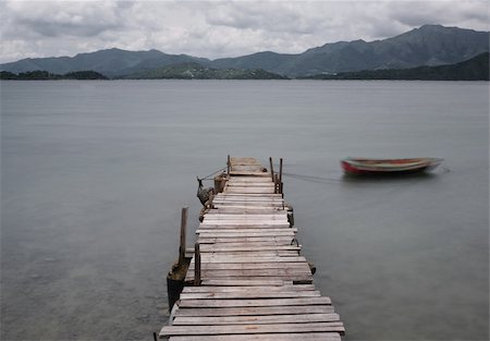 simsearch:400-05880107,k - look on pier and boat, low saturation Stockbilder - Microstock & Abonnement, Bildnummer: 400-04278709