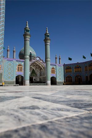 simsearch:845-02726451,k - Mosque in iran Foto de stock - Royalty-Free Super Valor e Assinatura, Número: 400-04278864