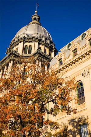 simsearch:400-05292353,k - Springfield, Illinois - fall by State Capitol Photographie de stock - Aubaine LD & Abonnement, Code: 400-04271782