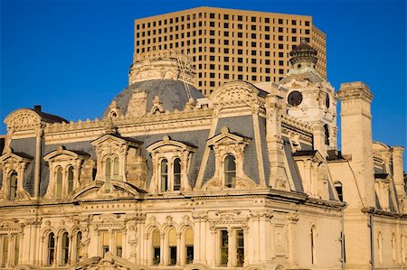 simsearch:400-04277418,k - Downtown Milwaukee buildings - old and new Stock Photo - Budget Royalty-Free & Subscription, Code: 400-04271783