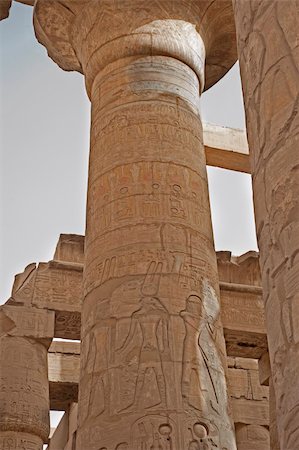 Columns with hieroglyphic carvings at Karnak temple in Luxor Stockbilder - Microstock & Abonnement, Bildnummer: 400-04272213