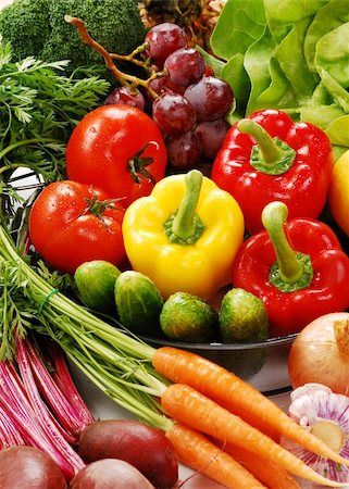 simsearch:400-04081651,k - Composition with fresh raw vegetables Foto de stock - Super Valor sin royalties y Suscripción, Código: 400-04285485