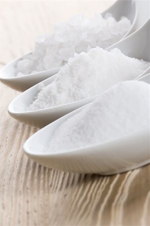 rock salt - three spoons with different salt Photographie de stock - Aubaine LD & Abonnement, Code: 400-04287172