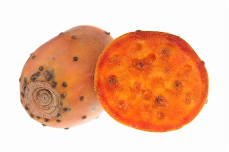 simsearch:400-07506471,k - Cut fruit of opuntia isolated on white background Foto de stock - Royalty-Free Super Valor e Assinatura, Número: 400-04288424