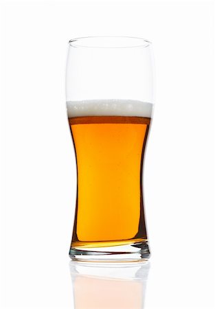 simsearch:400-04644670,k - Glass of classic beer isolated over white Fotografie stock - Microstock e Abbonamento, Codice: 400-04289993