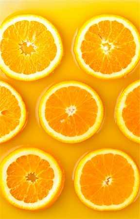 simsearch:400-05911768,k - pieces of orange in orange juice Photographie de stock - Aubaine LD & Abonnement, Code: 400-04282000