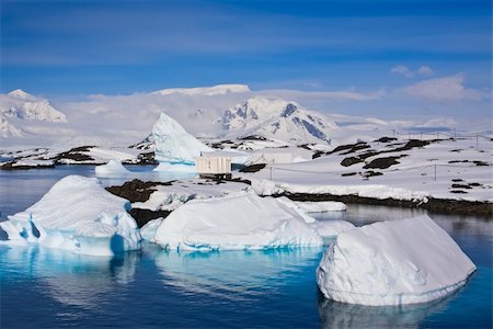 simsearch:400-04299207,k - Huge icebergs in Antarctica, blue sky, azure water, sunny day Stock Photo - Budget Royalty-Free & Subscription, Code: 400-04282319
