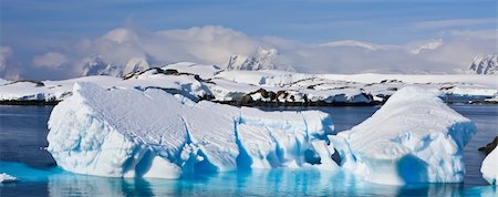 simsearch:400-04299207,k - Huge iceberg in Antarctica, blue sky, azure water, sunny day Stock Photo - Budget Royalty-Free & Subscription, Code: 400-04282320