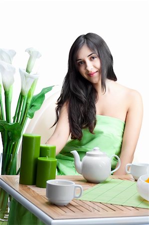 beautiful woman  in cafe over white background Photographie de stock - Aubaine LD & Abonnement, Code: 400-04282650