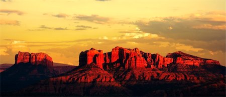 simsearch:400-08694885,k - Scenic view of Arizona Red Rocks at sunset Photographie de stock - Aubaine LD & Abonnement, Code: 400-04282911