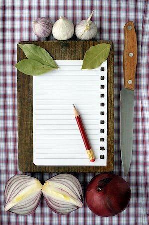 recipes paper - paper for the recipes and pencil on a wooden board Foto de stock - Super Valor sin royalties y Suscripción, Código: 400-04294569