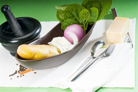simsearch:649-07118462,k - bowl of fresh vegetable with spice and mortar beside,basic ingredients for a soup recipe Stockbilder - Microstock & Abonnement, Bildnummer: 400-04296674