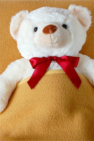 simsearch:400-04447310,k - ill teddy bear in bed waiting for medicine Stock Photo - Budget Royalty-Free & Subscription, Code: 400-04297146