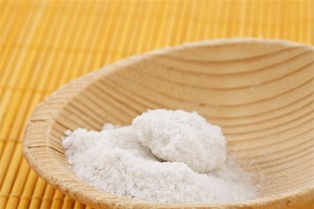 salt crystal - White food salt on a wooden spoon Stock Photo - Budget Royalty-Free & Subscription, Code: 400-04298291