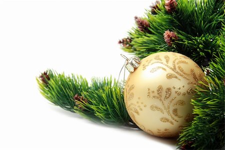 simsearch:400-05674130,k - Golden christmas ball isolated over white Foto de stock - Royalty-Free Super Valor e Assinatura, Número: 400-04298408