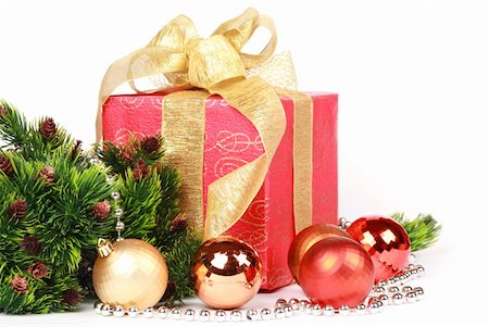 simsearch:400-09095404,k - Christmas or new year's gift isolated on white background Fotografie stock - Microstock e Abbonamento, Codice: 400-04298666