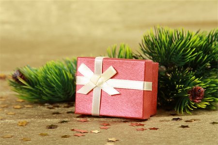 simsearch:400-04532808,k - Christmas gift box Fotografie stock - Microstock e Abbonamento, Codice: 400-04298684