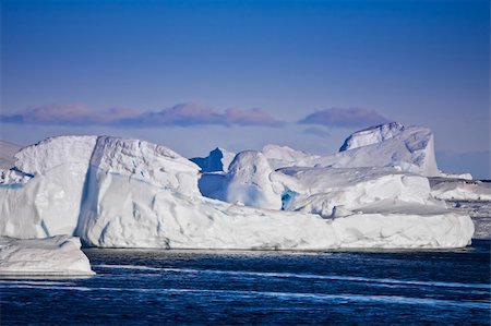 simsearch:400-04900459,k - Antarctic iceberg in the snow Stockbilder - Microstock & Abonnement, Bildnummer: 400-04299215