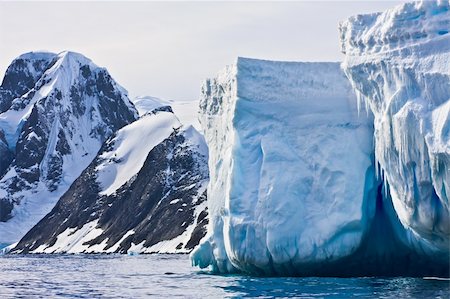 simsearch:400-08552921,k - Antarctic iceberg in the snow Stock Photo - Budget Royalty-Free & Subscription, Code: 400-04299260
