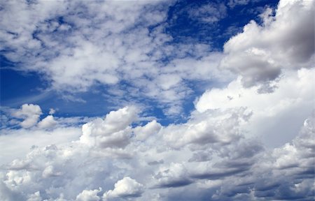 simsearch:400-05663982,k - blue sky skyscape with clouds dramatic shapes background Photographie de stock - Aubaine LD & Abonnement, Code: 400-04299800