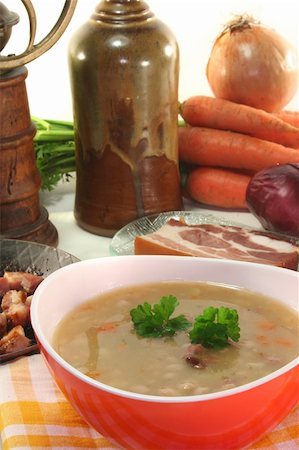 white beans with fried bacon and fresh parsley Stock Photo - Budget Royalty-Free & Subscription, Code: 400-04304533