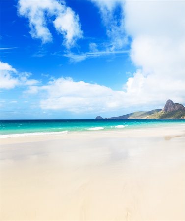 simsearch:400-05130866,k - Beautiful white sand beach. Island on background Stock Photo - Budget Royalty-Free & Subscription, Code: 400-04304751