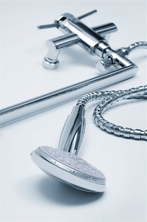 simsearch:400-05163117,k - modern metal faucet and shower close up Photographie de stock - Aubaine LD & Abonnement, Code: 400-04305964