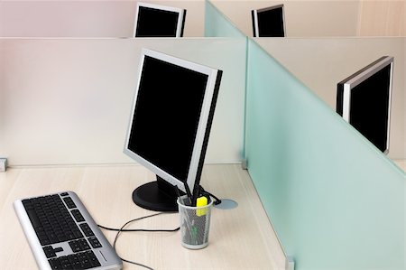 computers on a desk in a modern office Fotografie stock - Microstock e Abbonamento, Codice: 400-04305968
